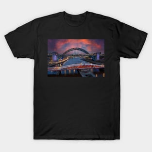 Newcastle Quayside bridges sunset T-Shirt